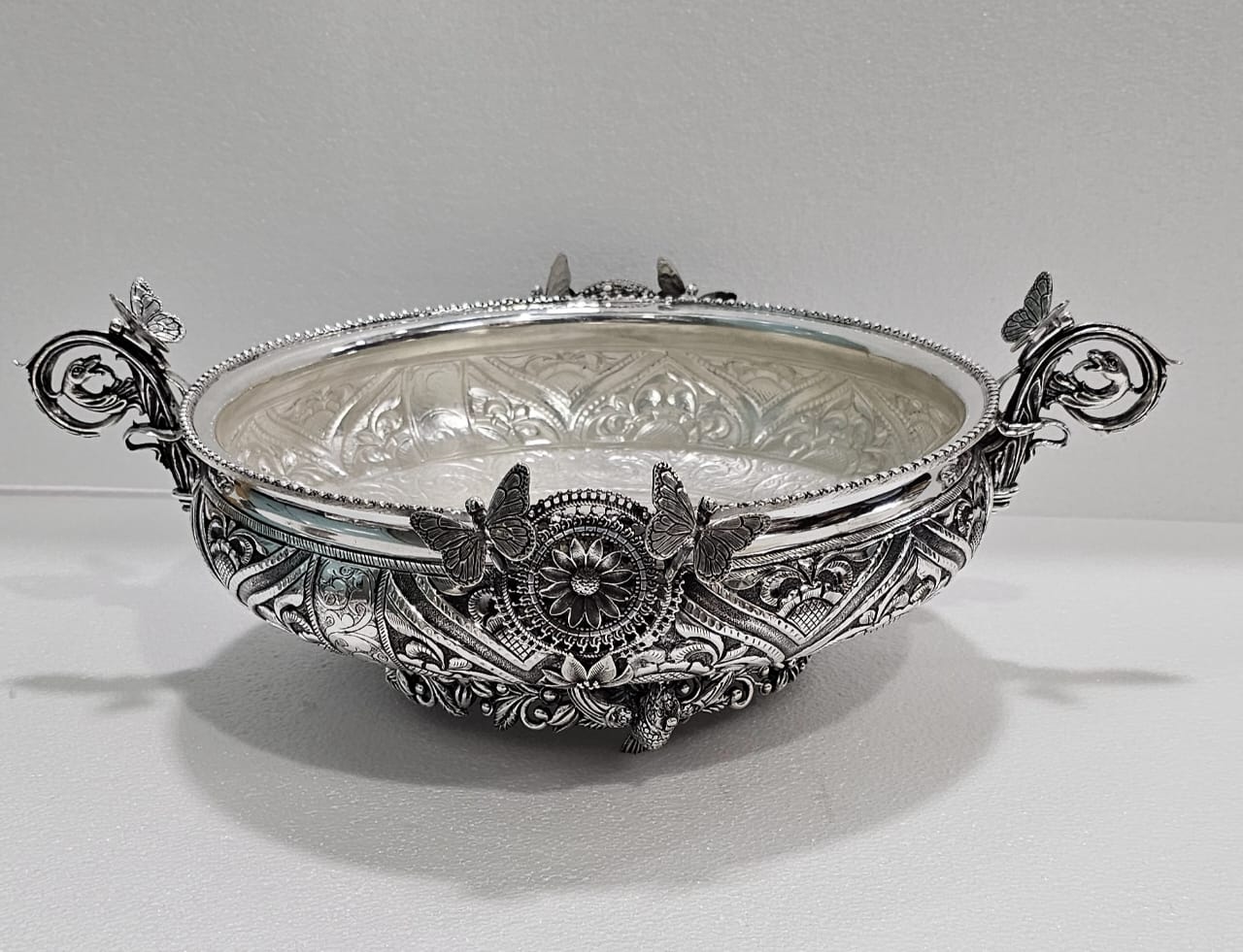 Image of Silver Butterfly Urli