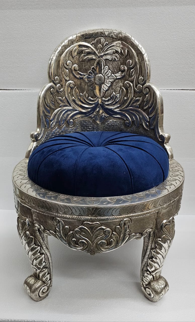 Round Silver Blue Cushioned Chair