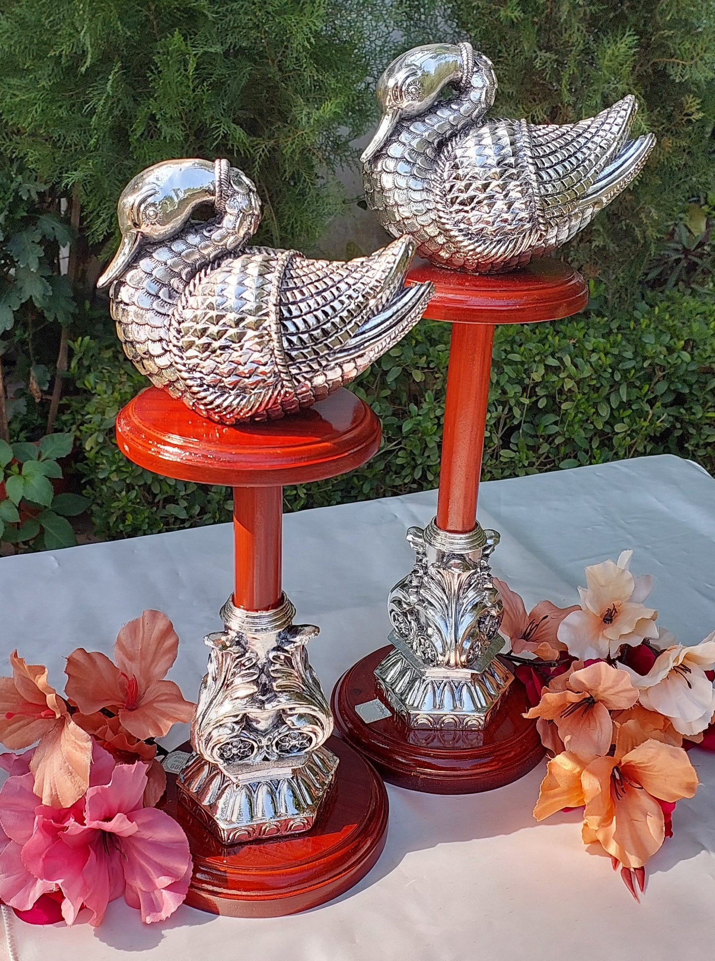 Silver Swan Stand Pair