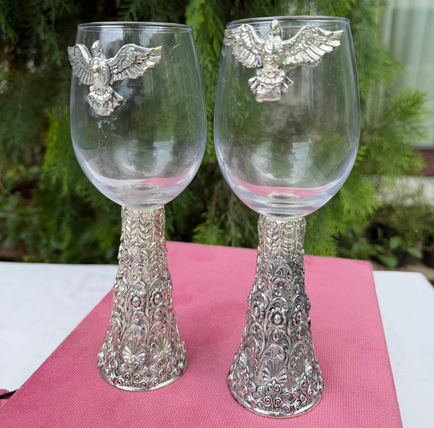 Silver Bird Design Wine Glass Pair